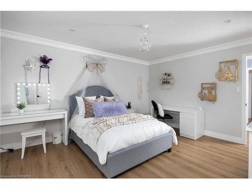 2042 Springdale Road, Oakville, ON - Indoor Photo Showing Bedroom