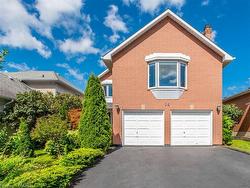 14 Pompano Court  Hamilton, ON L8W 3H2