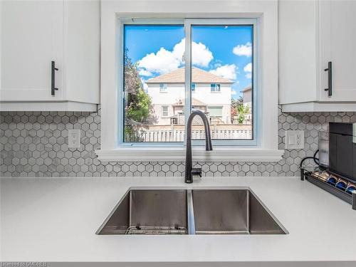 14 Pompano Court, Hamilton, ON - Indoor Photo Showing Kitchen With Double Sink