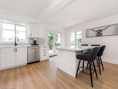 14 Pompano Court, Hamilton, ON - Indoor Photo Showing Kitchen