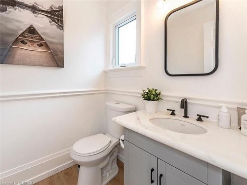 14 Pompano Court, Hamilton, ON - Indoor Photo Showing Bathroom