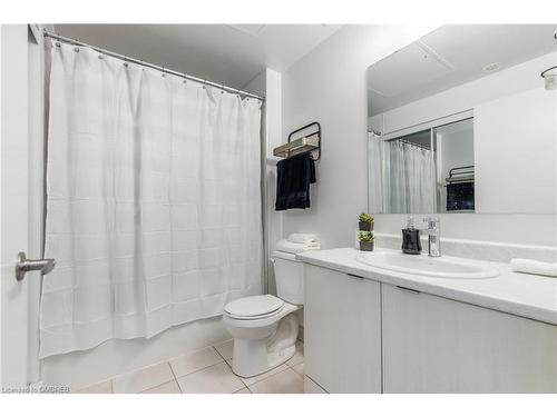 210-120 Canon Jackson Drive, Toronto, ON - Indoor Photo Showing Bathroom