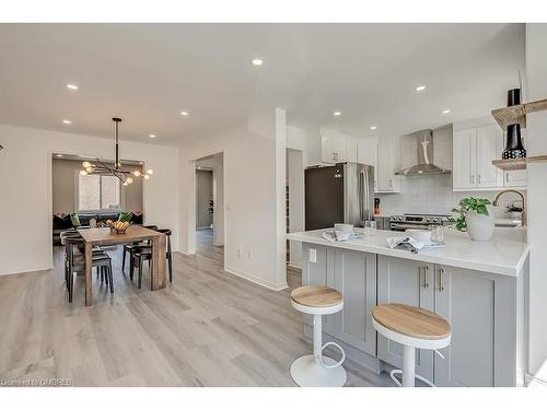 2320 Strawfield Court, Oakville, ON - Indoor Photo Showing Kitchen With Stainless Steel Kitchen With Upgraded Kitchen