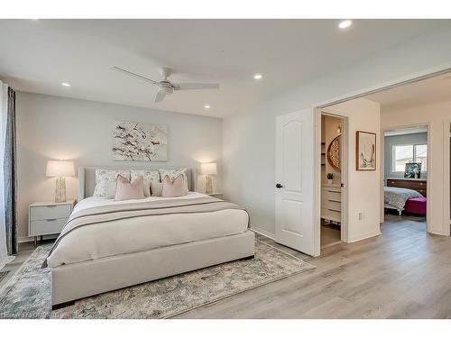 2320 Strawfield Court, Oakville, ON - Indoor Photo Showing Bedroom