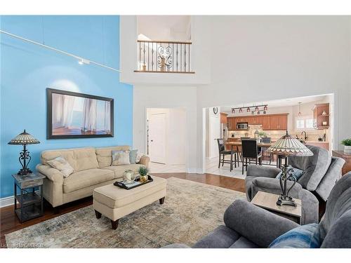 15219 Argyll Road, Georgetown, ON - Indoor Photo Showing Living Room