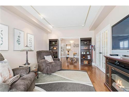 15219 Argyll Road, Georgetown, ON - Indoor Photo Showing Living Room