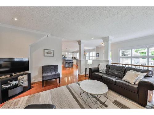 8 Inverhuron Trail, Oakville, ON - Indoor Photo Showing Living Room