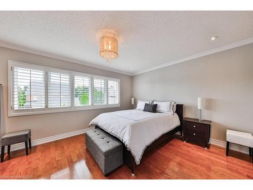 8 Inverhuron Trail, Oakville, ON - Indoor Photo Showing Bedroom