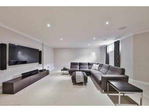 8 Inverhuron Trail, Oakville, ON - Indoor Photo Showing Living Room