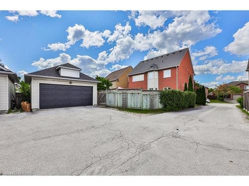 8 Inverhuron Trail, Oakville, ON - Outdoor