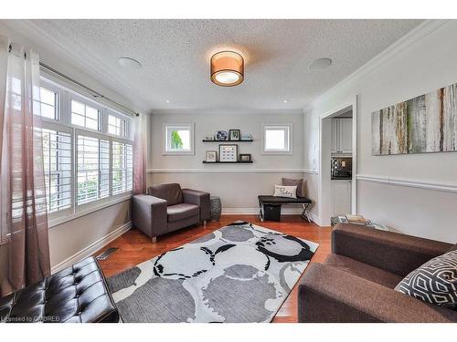 8 Inverhuron Trail, Oakville, ON - Indoor Photo Showing Living Room