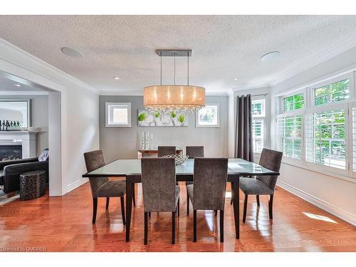 8 Inverhuron Trail, Oakville, ON - Indoor Photo Showing Dining Room