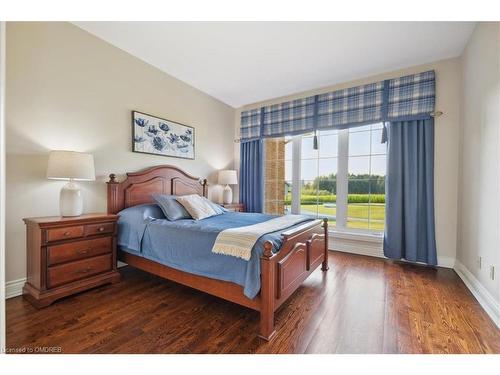 6320 East West Garafraxa Townline, Belwood, ON - Indoor Photo Showing Bedroom