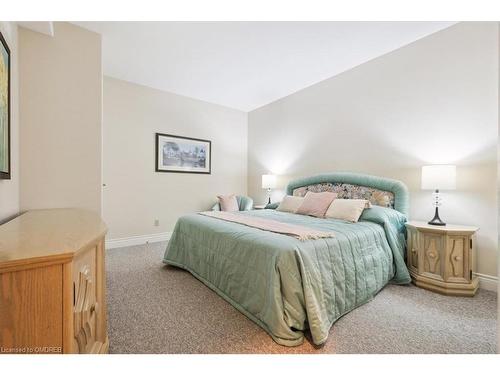 6320 East West Garafraxa Townline, Belwood, ON - Indoor Photo Showing Bedroom