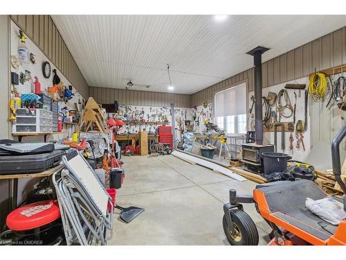 6320 East West Garafraxa Townline, Belwood, ON - Indoor Photo Showing Garage