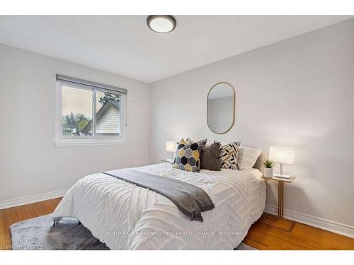 346 Trafalgar Court, Burlington, ON - Indoor Photo Showing Bedroom