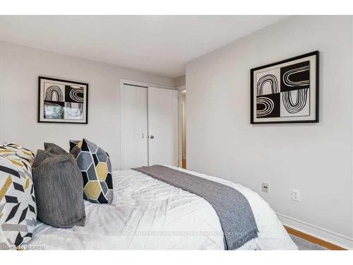 346 Trafalgar Court, Burlington, ON - Indoor Photo Showing Bedroom