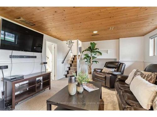 346 Trafalgar Court, Burlington, ON - Indoor Photo Showing Living Room