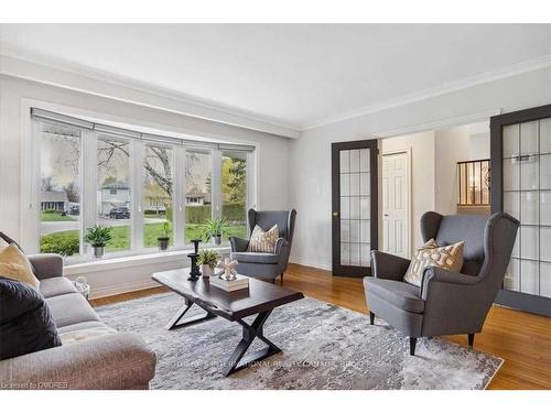 346 Trafalgar Court, Burlington, ON - Indoor Photo Showing Living Room