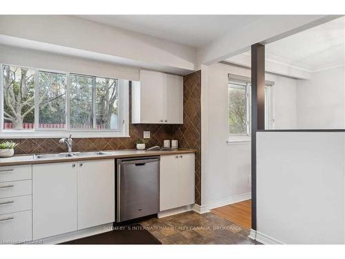 346 Trafalgar Court, Burlington, ON - Indoor Photo Showing Kitchen With Double Sink