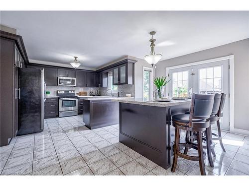 1348 Pilgrims Way, Oakville, ON - Indoor Photo Showing Kitchen With Upgraded Kitchen