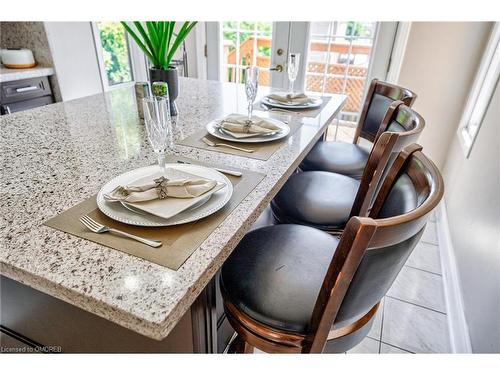 1348 Pilgrims Way, Oakville, ON - Indoor Photo Showing Dining Room