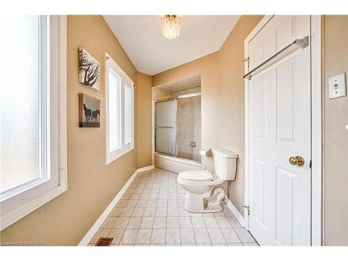 1348 Pilgrims Way, Oakville, ON - Indoor Photo Showing Bathroom