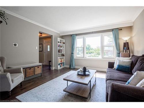 583 Turner Drive, Burlington, ON - Indoor Photo Showing Living Room