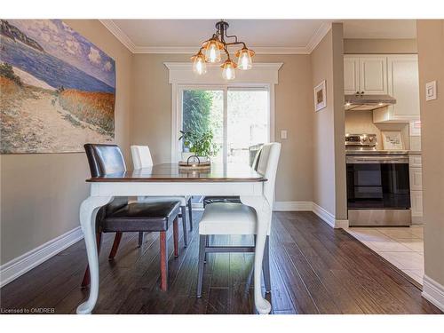 583 Turner Drive, Burlington, ON - Indoor Photo Showing Dining Room