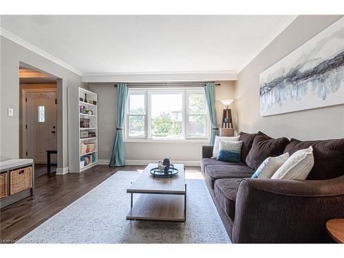 583 Turner Drive, Burlington, ON - Indoor Photo Showing Living Room