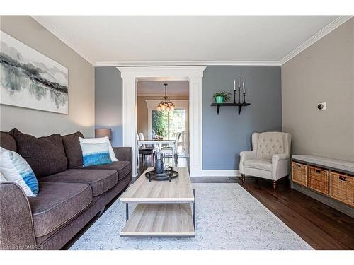 583 Turner Drive, Burlington, ON - Indoor Photo Showing Living Room