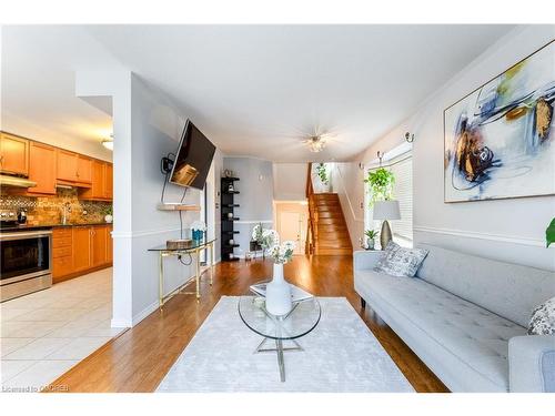 19 Foxtrot Drive, Hamilton, ON - Indoor Photo Showing Living Room