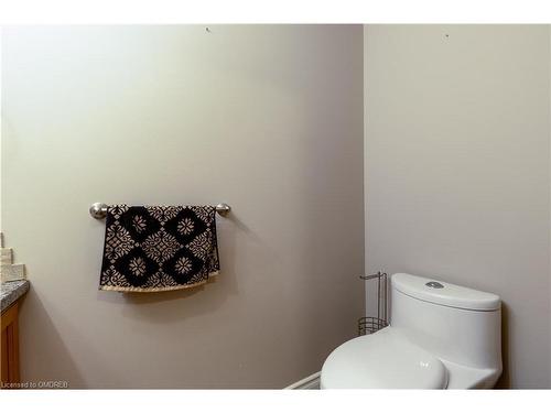 19 Foxtrot Drive, Hamilton, ON - Indoor Photo Showing Bathroom