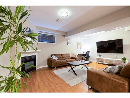 19 Foxtrot Drive, Hamilton, ON - Indoor Photo Showing Living Room