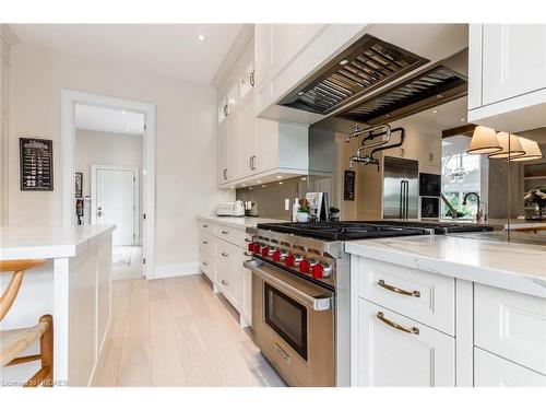 604 Maplehurst Avenue, Oakville, ON - Indoor Photo Showing Kitchen