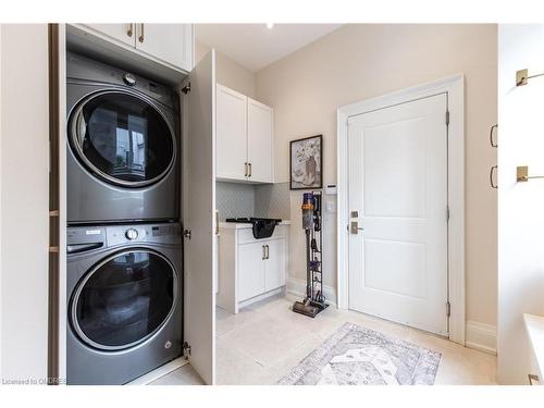 604 Maplehurst Avenue, Oakville, ON - Indoor Photo Showing Laundry Room