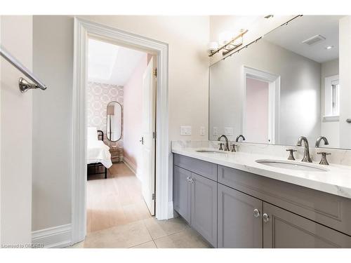 604 Maplehurst Avenue, Oakville, ON - Indoor Photo Showing Bathroom