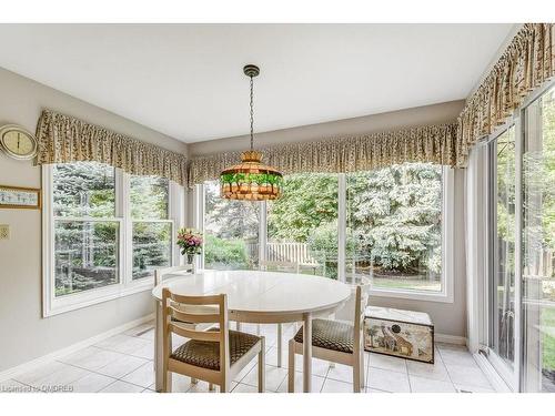 1301 Mapleridge Crescent, Oakville, ON - Indoor Photo Showing Dining Room