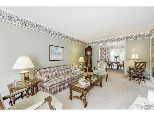 1301 Mapleridge Crescent, Oakville, ON - Indoor Photo Showing Living Room