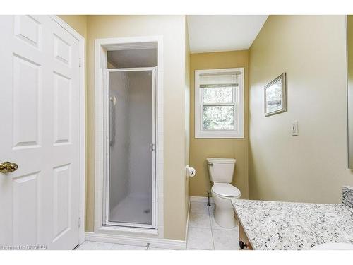 1301 Mapleridge Crescent, Oakville, ON - Indoor Photo Showing Bathroom