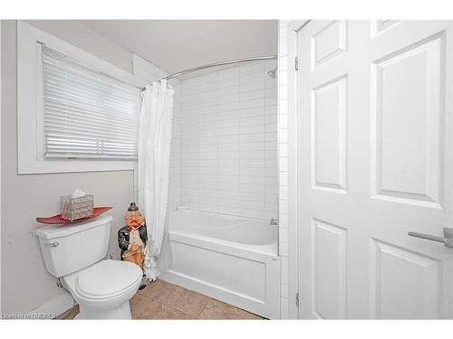 625 Sims Avenue, Fort Erie, ON - Indoor Photo Showing Bathroom