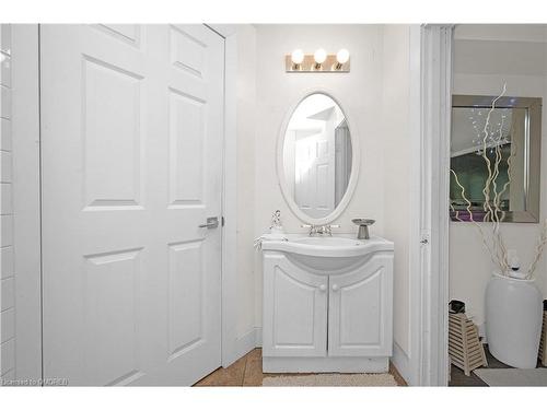 625 Sims Avenue, Fort Erie, ON - Indoor Photo Showing Bathroom