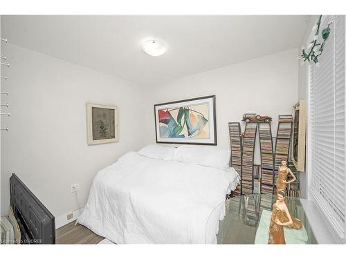 625 Sims Avenue, Fort Erie, ON - Indoor Photo Showing Bedroom