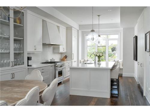 218 Dorval Drive, Oakville, ON - Indoor Photo Showing Kitchen With Upgraded Kitchen