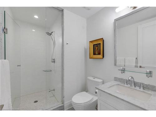 218 Dorval Drive, Oakville, ON - Indoor Photo Showing Bathroom