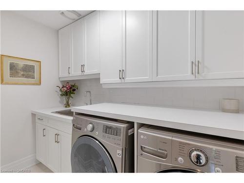 218 Dorval Drive, Oakville, ON - Indoor Photo Showing Laundry Room