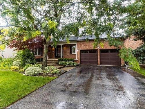 1027 Masters Green, Oakville, ON - Outdoor