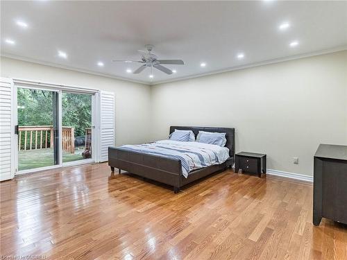 1027 Masters Green, Oakville, ON - Indoor Photo Showing Bedroom