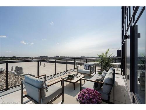 916-3220 William Coltson Avenue, Oakville, ON - Outdoor With View