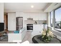 916-3220 William Coltson Avenue, Oakville, ON  - Indoor Photo Showing Kitchen 